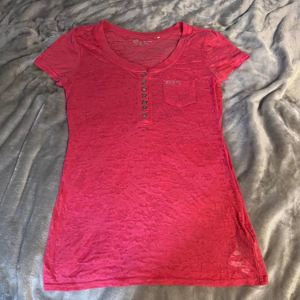 vintage y2k | Guess | pink camo mesh baby tee
